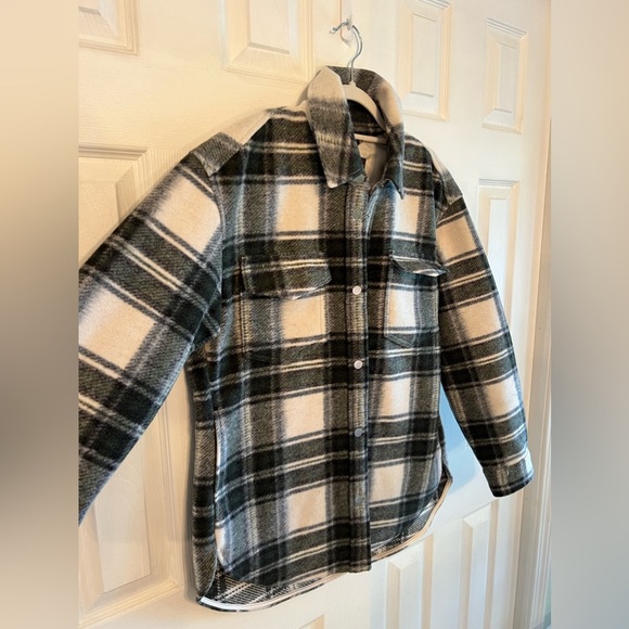 Abercrombie & Fitch Cozy Shirt Jacket Plaid NWT - Picture 2 of 4